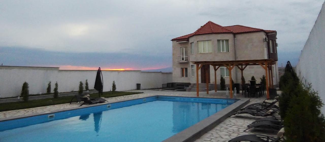 Ossanna Hotel Ereván Exterior foto