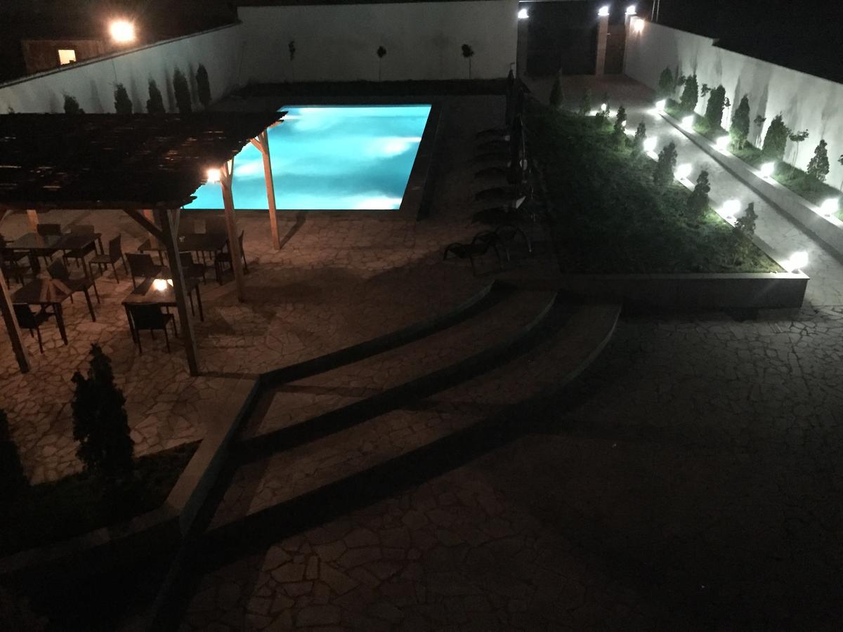 Ossanna Hotel Ereván Exterior foto